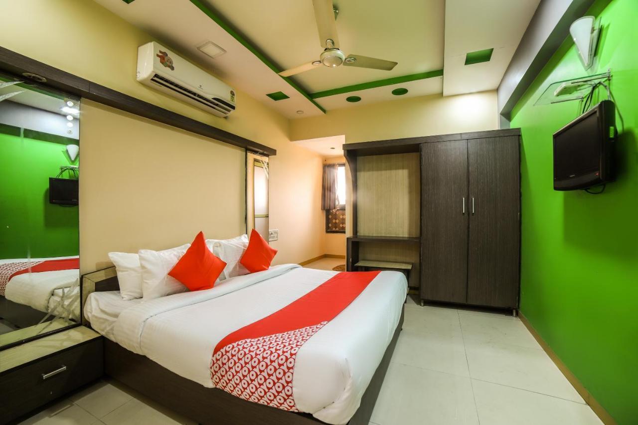 Oyo 69877 Hotel Sarthi Residency Ahmedabad Luaran gambar