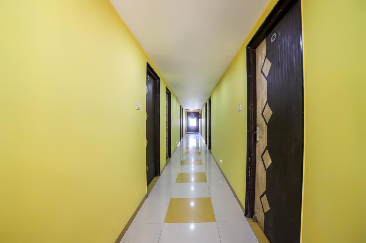 Oyo 69877 Hotel Sarthi Residency Ahmedabad Luaran gambar